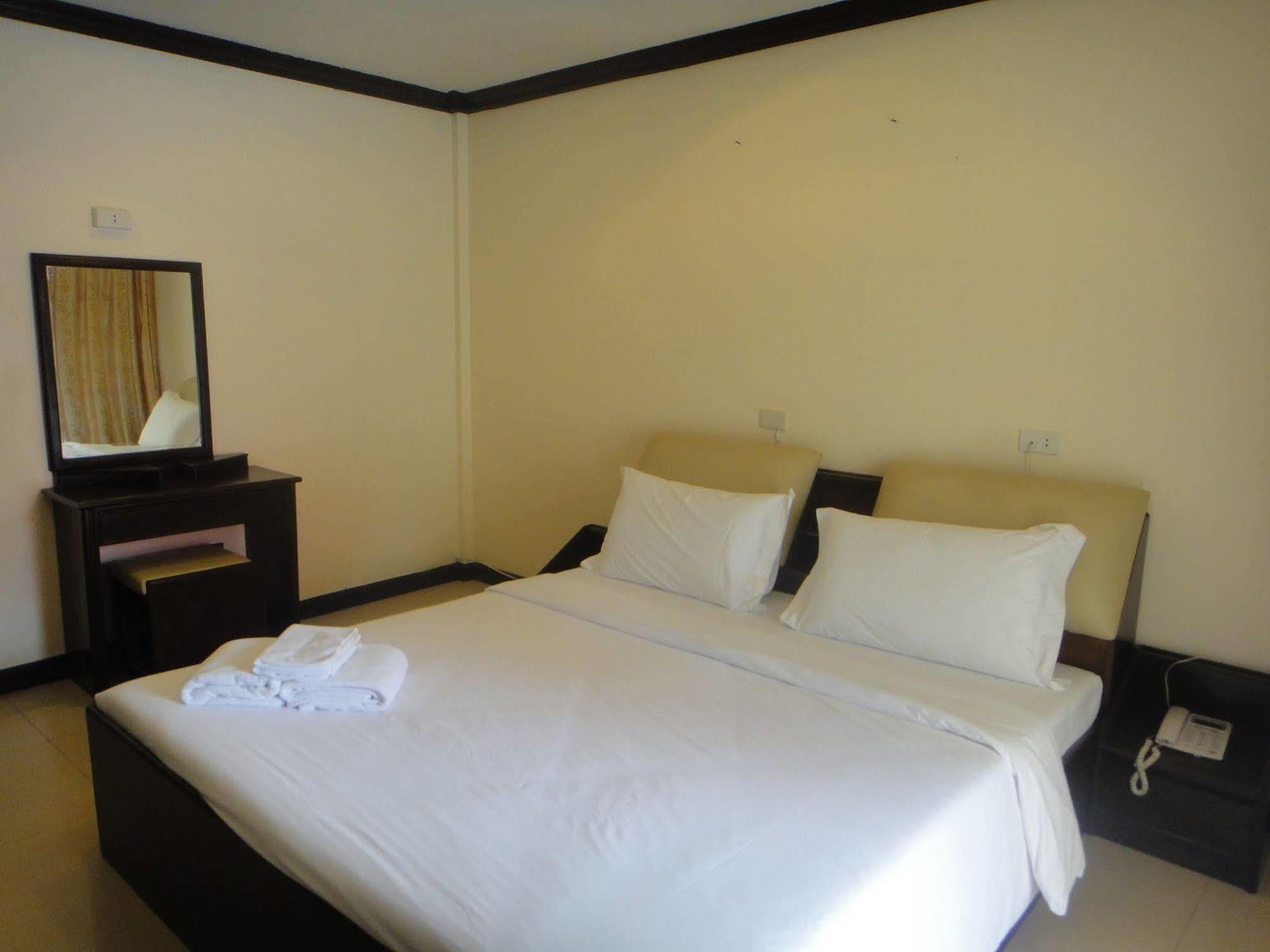 Safe House Hostel Patong Zewnętrze zdjęcie